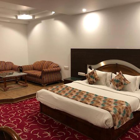 Hotel Lawrence Amritsar Esterno foto
