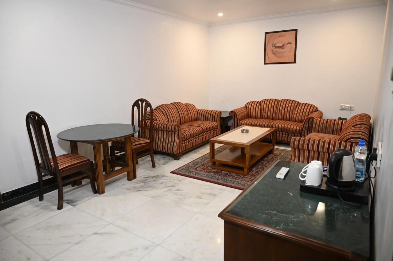 Hotel Lawrence Amritsar Esterno foto