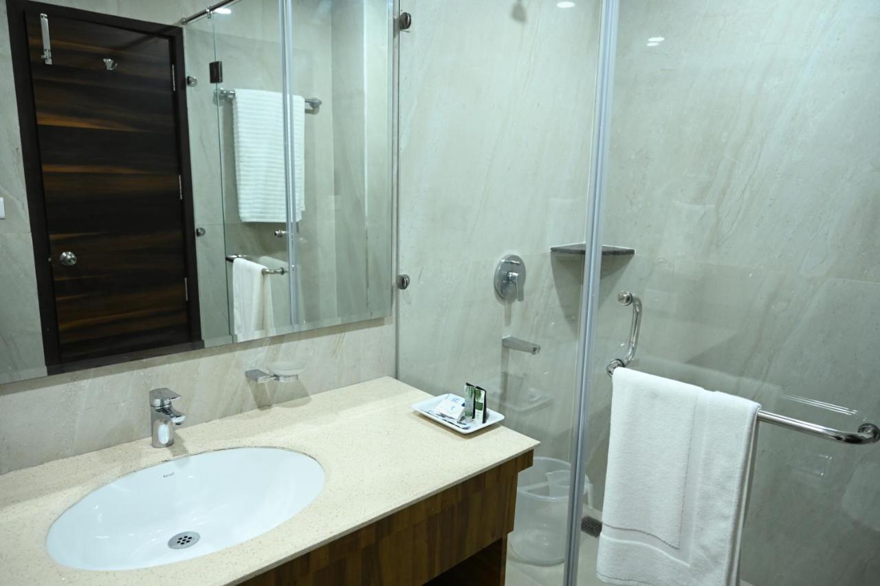 Hotel Lawrence Amritsar Esterno foto