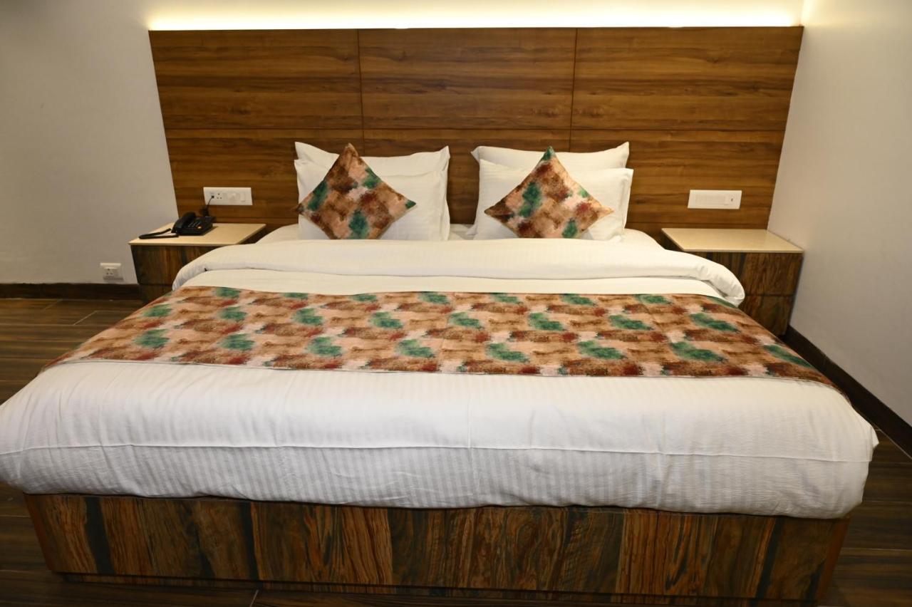 Hotel Lawrence Amritsar Esterno foto