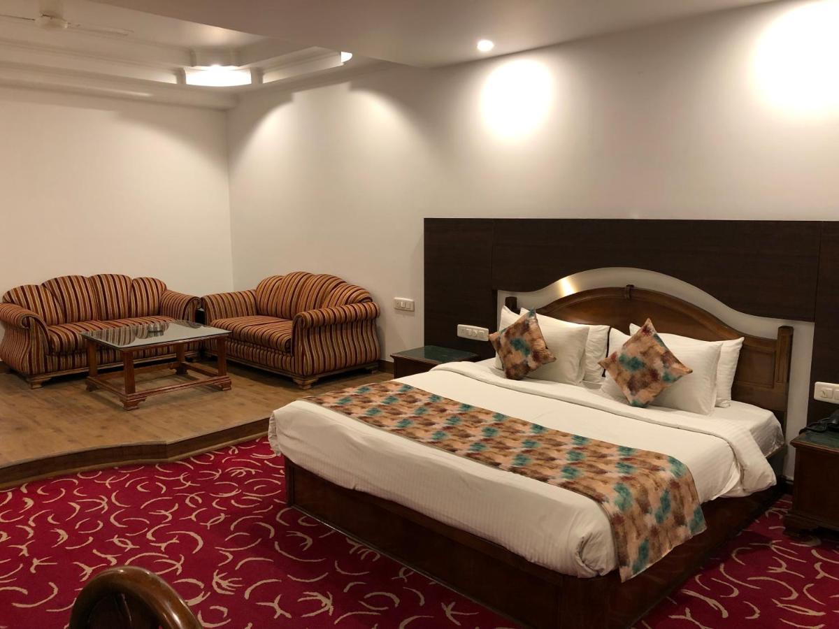Hotel Lawrence Amritsar Esterno foto