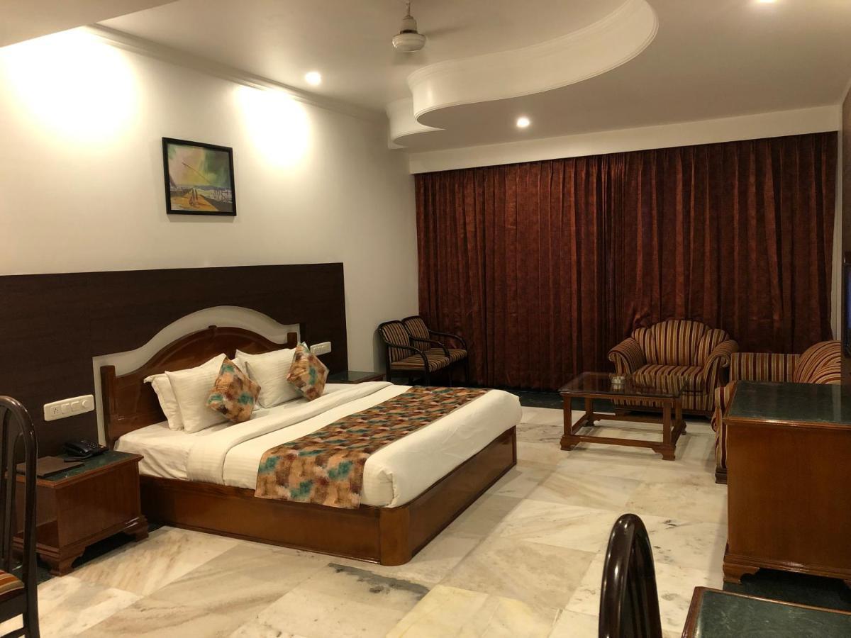 Hotel Lawrence Amritsar Esterno foto