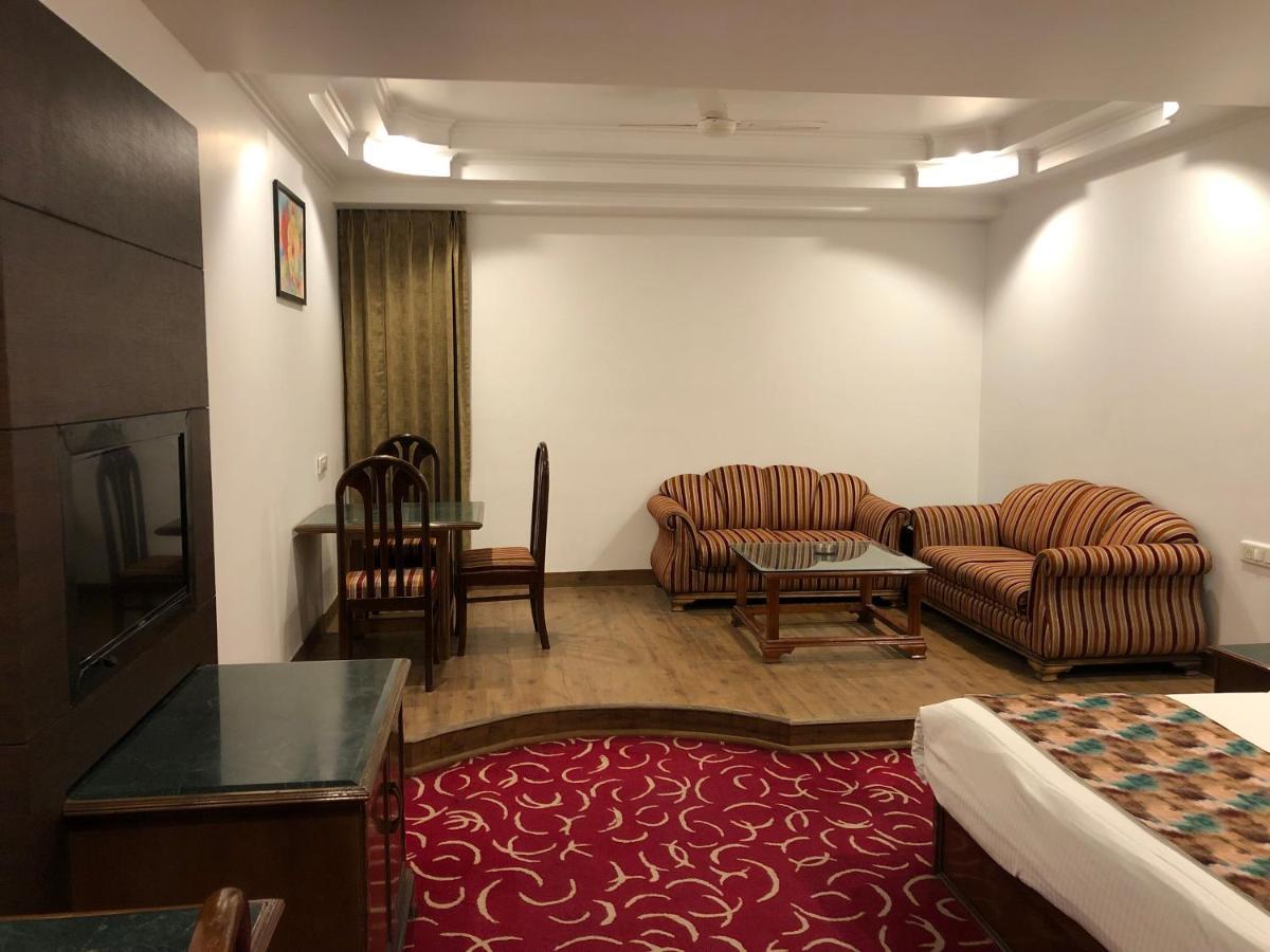 Hotel Lawrence Amritsar Esterno foto